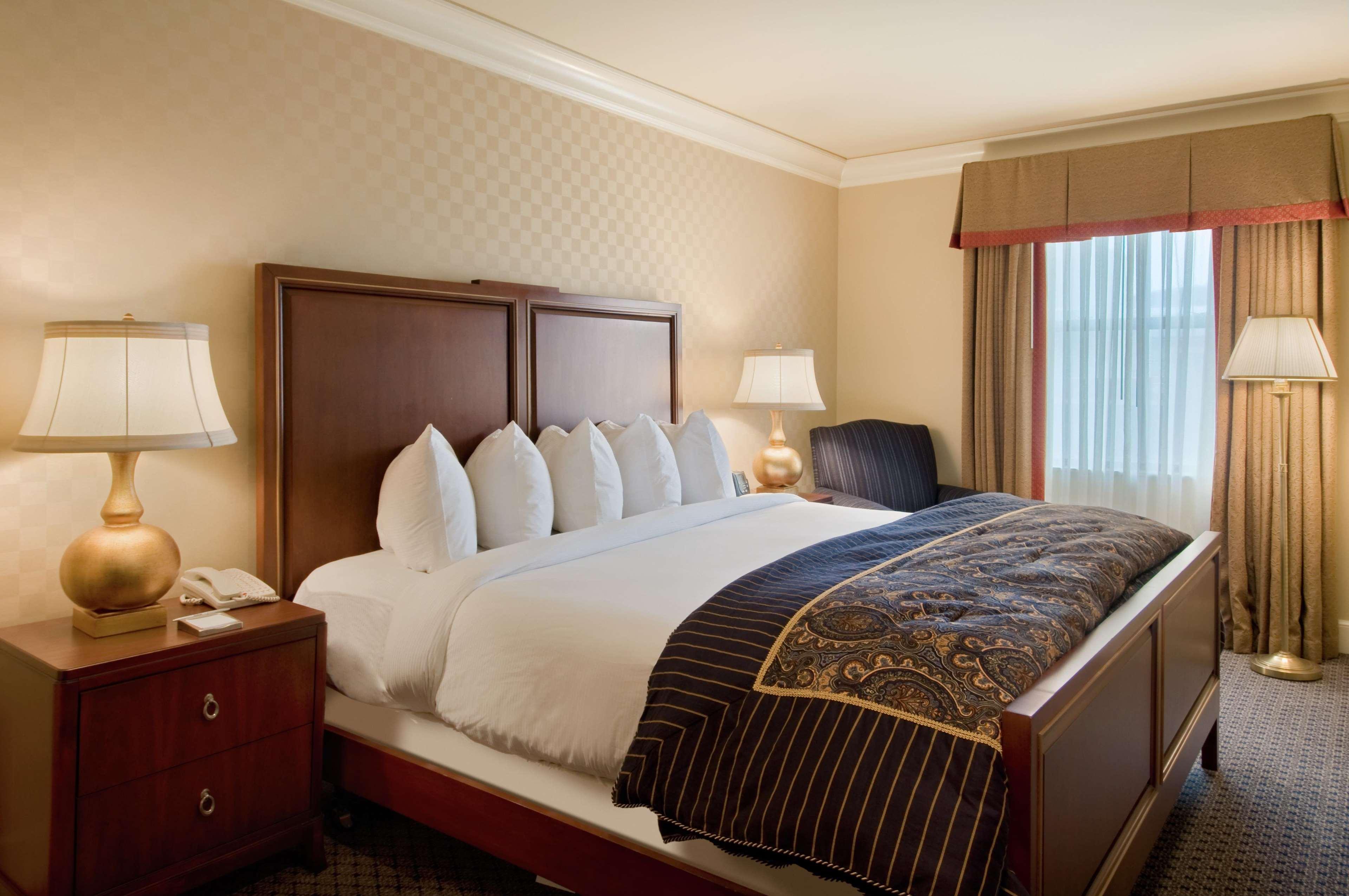 Hilton President Kansas City Room photo